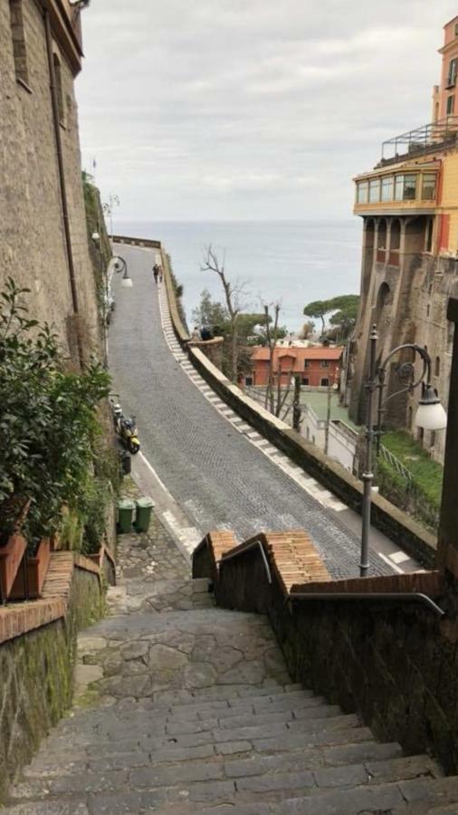 Apartamento Rosy Monolocale Nel Centro Storico Di Torre Annunziata Di Fronte Scavi Oplonti Exterior foto